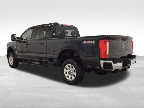 Used 2024 Ford F250 XLT AWD/4WD image 3