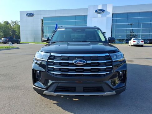Certified 2025 Ford Explorer Active w/ Active Comfort Package AWD/4WD image 8