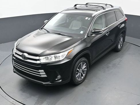 Certified 2019 Toyota Highlander XLE image 39