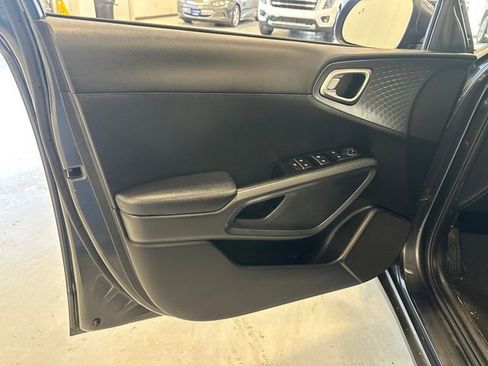 Used 2021 Kia Soul S image 28