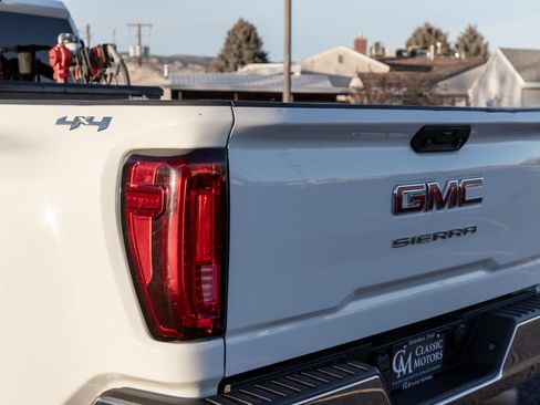 Used 2020 GMC Sierra 3500 4x4 Crew Cab w/ Gooseneck/5TH Wheel Package image 31