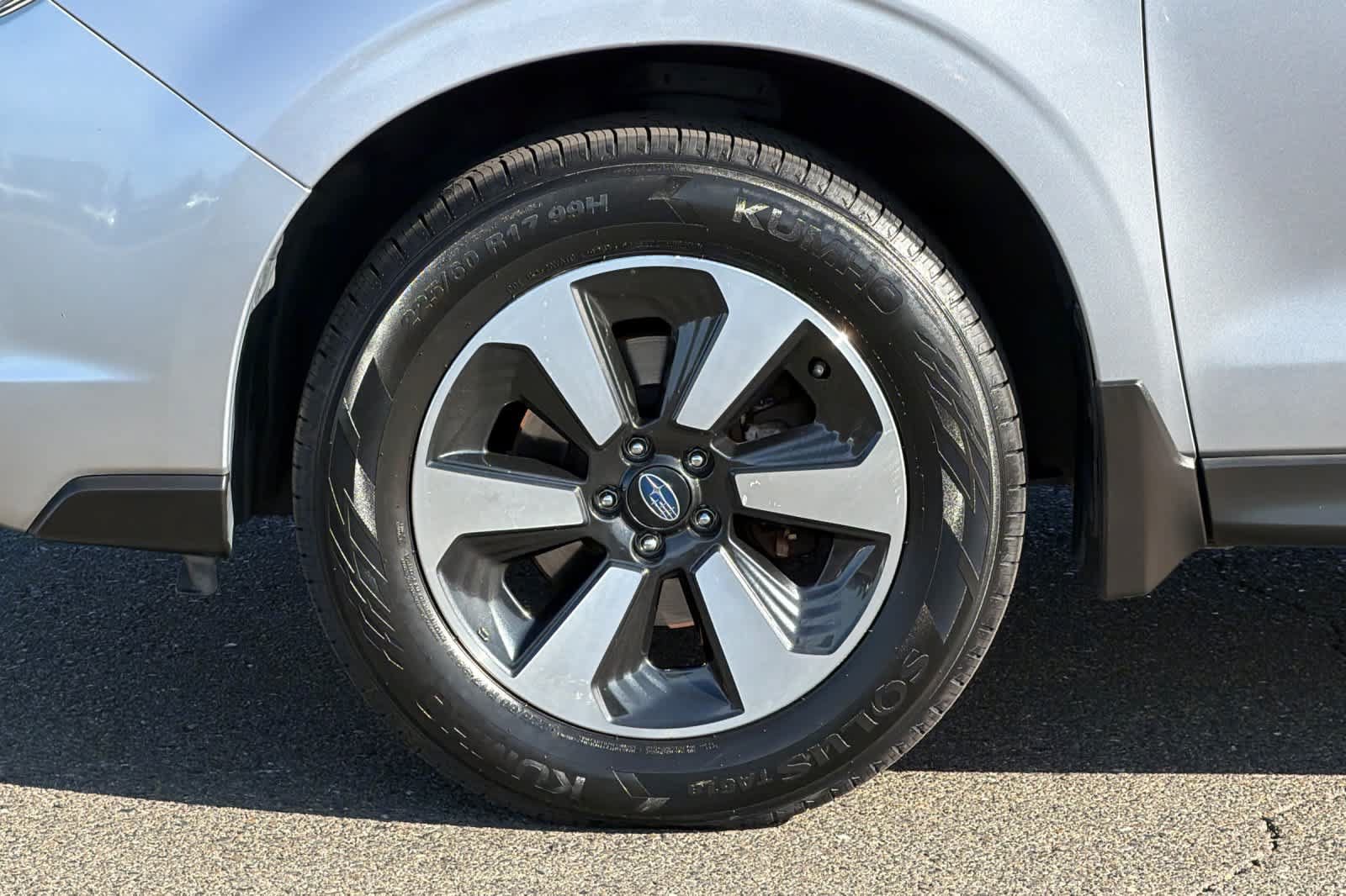 Used 2017 Subaru Forester 2.5i Limited w/ Protection Package #2 AWD/4WD image 29