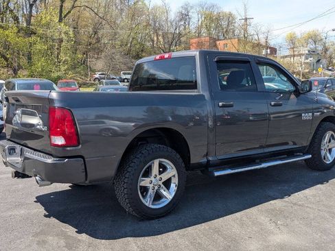 Used 2017 RAM 1500 Express AWD/4WD image 10