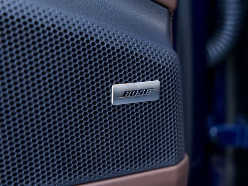 Certified 2025 Porsche Macan 4 Electric image 23