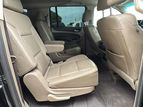 Used 2019 Chevrolet Suburban Premier image 25