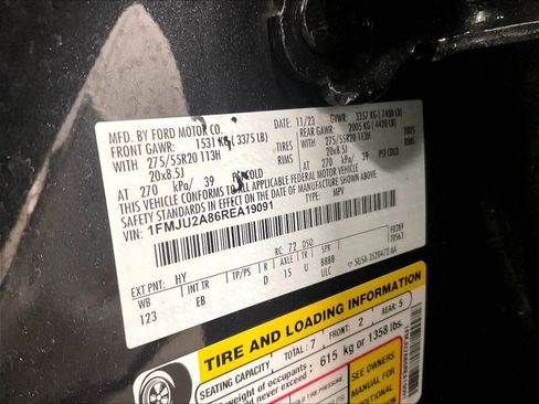 Used 2024 Ford Expedition Limited image 37