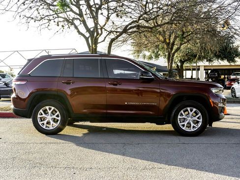 Used 2022 Jeep Grand Cherokee Limited w/ Trailer Tow Prep Group (B) image 4