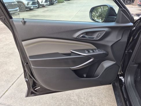 New 2026 Chevrolet Trax ACTIV w/ Driver Confidence Package FWD image 19