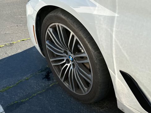 Used 2019 BMW 540i w/ M Sport Package image 21