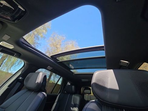 New 2026 Cadillac Vistiq Premium Luxury AWD/4WD image 18