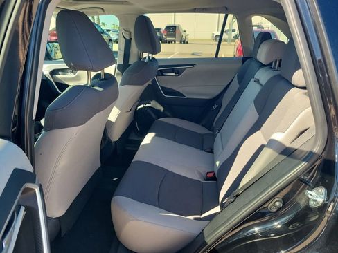 Used 2025 Toyota RAV4 XLE image 15