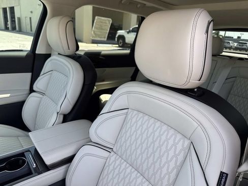 New 2026 Lincoln Nautilus Black Label AWD/4WD image 21