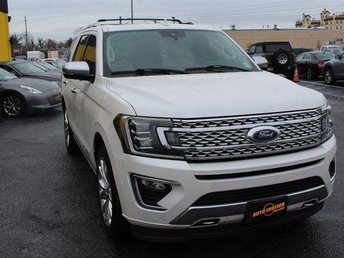 Used 2018 Ford Expedition Platinum image 4