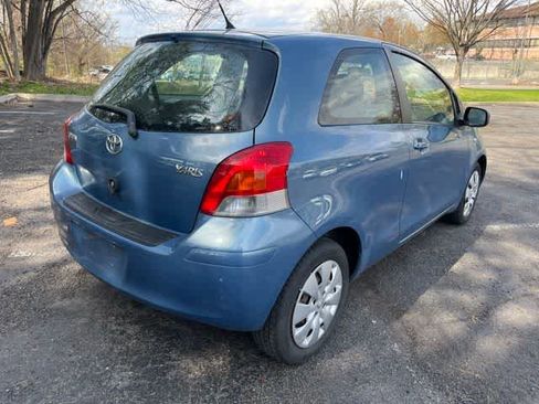 Used 2009 Toyota Yaris 2-Door Hatchback image 4