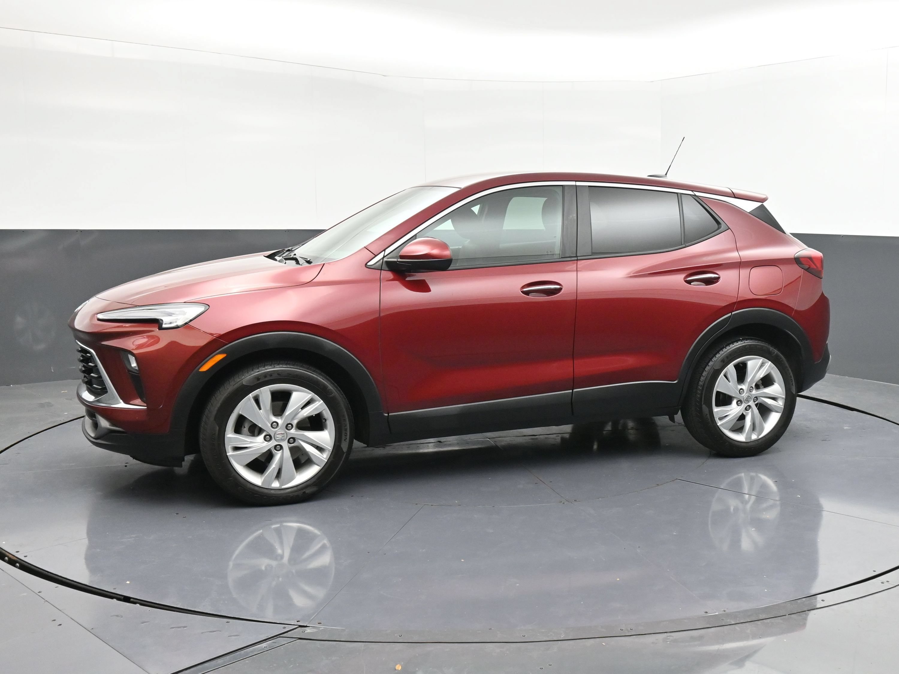 Used 2024 Buick Encore GX Preferred FWD image 5