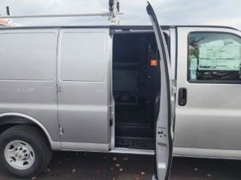 New 2025 Chevrolet Express 2500 w/ Driver Convenience Package RWD image 27