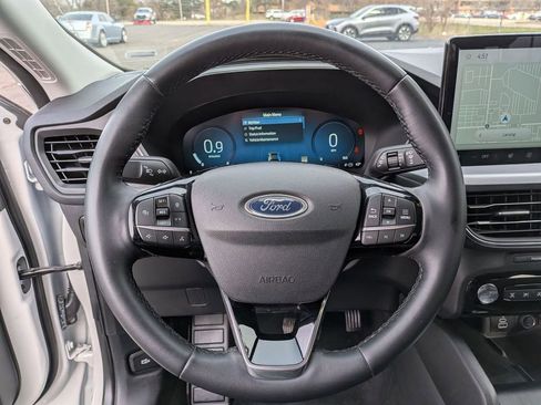 Used 2024 Ford Escape Platinum AWD/4WD image 17