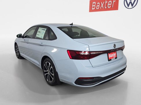 New 2026 Volkswagen Jetta SE FWD image 5