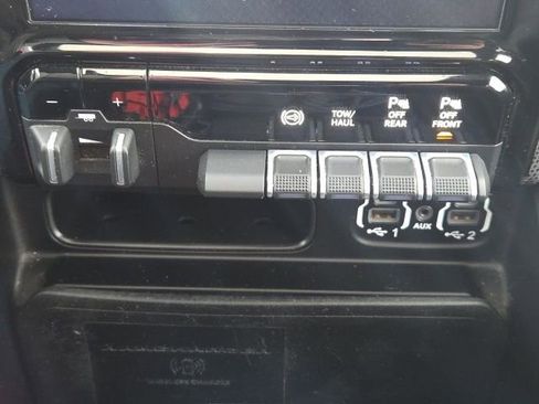 Used 2020 RAM 3500 Limited image 28