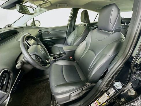 Used 2019 Toyota Prius XLE image 22