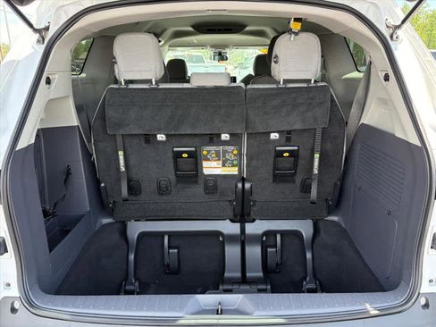 Used 2022 Toyota Sienna LE FWD image 29