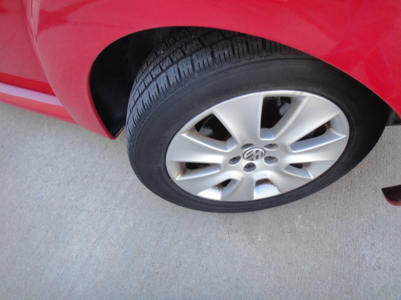 Used 2010 Volkswagen Beetle Red Rock FWD image 20