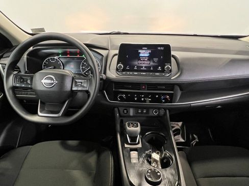 Used 2025 Nissan Rogue S image 17