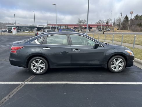 Used 2013 Nissan Altima 2.5 SV image 11
