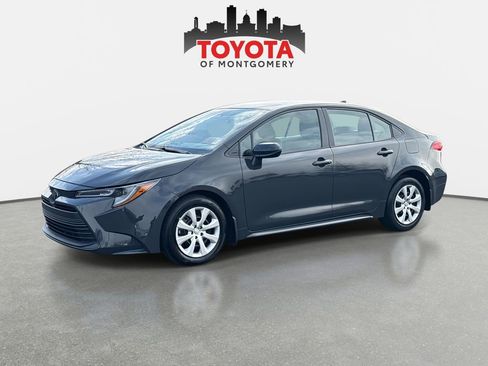 Used 2025 Toyota Corolla LE image 8