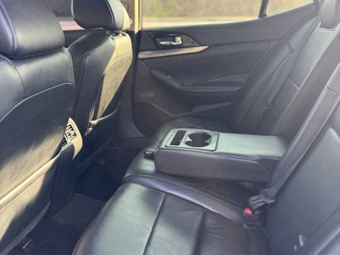 Used 2020 Nissan Maxima 3.5 SV w/ Floor Mat Group FWD image 11