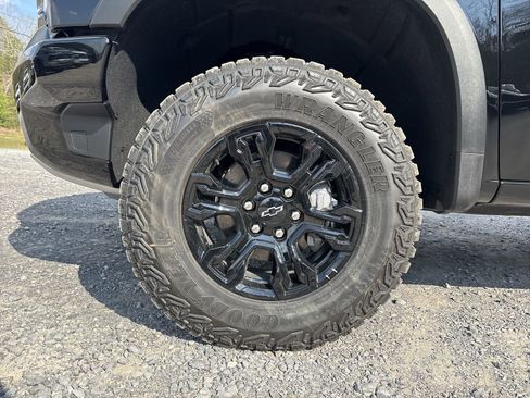 New 2026 Chevrolet Silverado 1500 ZR2 image 13