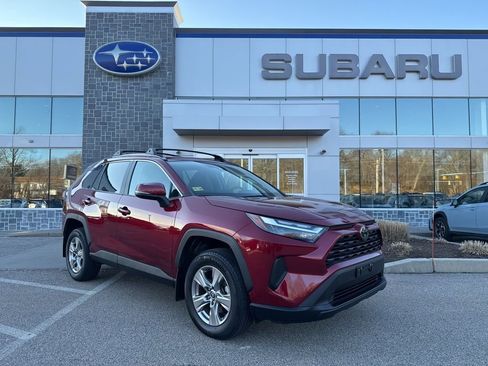 Used 2022 Toyota RAV4 XLE image 1