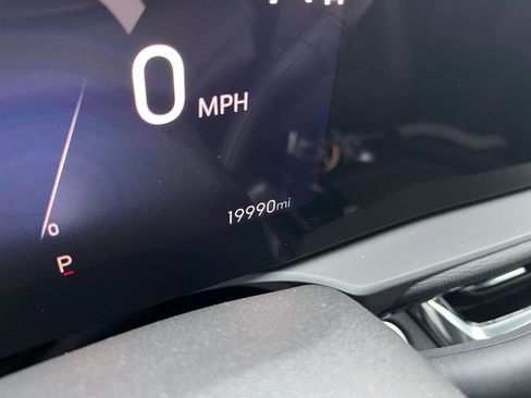 Used 2025 Buick Envista Sport Touring image 38