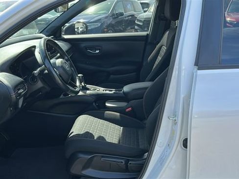 Used 2023 Honda HR-V Sport image 9