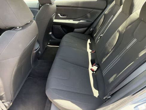 Certified 2022 Hyundai Elantra SEL FWD image 16