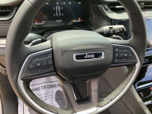 New 2026 Jeep Grand Cherokee Limited w/ Limited Altitude Package AWD/4WD image 16