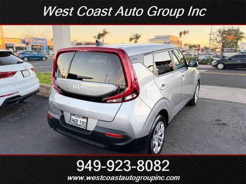 Used 2022 Kia Soul LX image 4