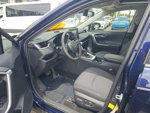 Used 2019 Toyota RAV4 XLE w/ Convenience Package FWD image 11