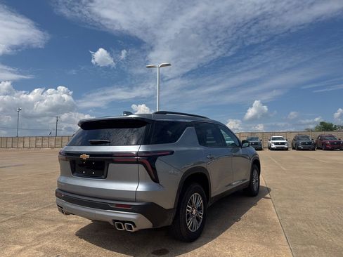 Used 2026 Chevrolet Traverse LT w/ Driver Confidence Package FWD image 21