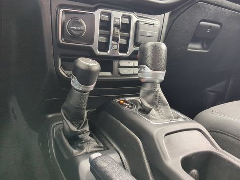 Used 2021 Jeep Wrangler Unlimited Sport AWD/4WD image 16