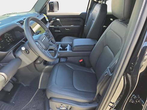 New 2026 Land Rover Defender 130 X-Dynamic SE AWD/4WD image 16