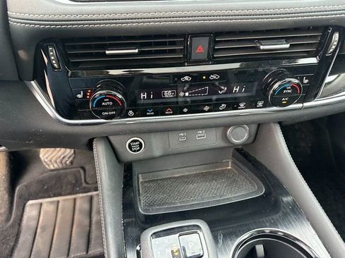 Used 2022 Nissan Rogue SL w/ SL Premium Package image 19