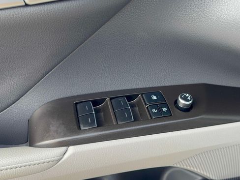 Certified 2021 Toyota Camry XLE FWD image 18