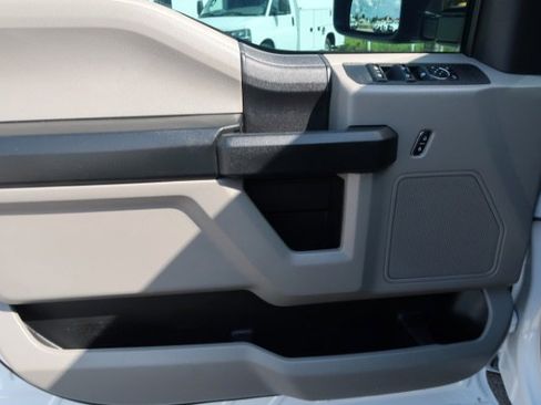 Used 2017 Ford F250 XL w/ Power Equipment Group RWD image 8