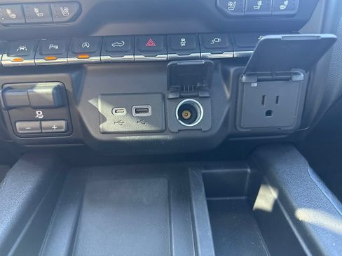 Used 2020 GMC Sierra 1500 AT4 w/ AT4 Premium Package AWD/4WD image 18
