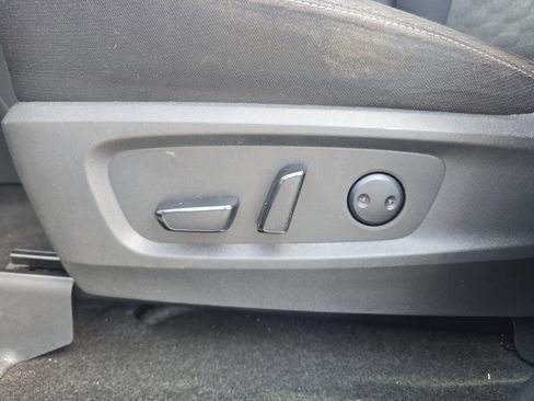 Used 2024 Nissan Pathfinder SV AWD/4WD image 16