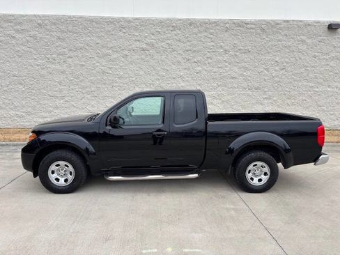 Used 2015 Nissan Frontier S image 3
