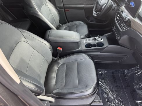 Used 2020 Ford Escape Titanium image 50