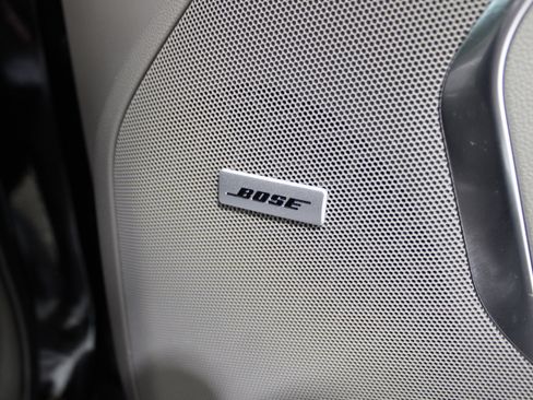 Used 2024 Chevrolet Suburban Z71 w/ Luxury Package image 32