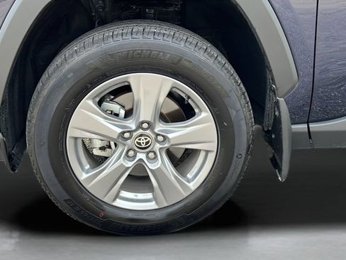 Used 2025 Toyota RAV4 XLE FWD image 26